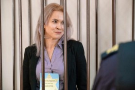 O jurnalista rusă a fost condamnată la închisoare pentru că a acuzat Rusia că a bombardat teatrul din Mariupol